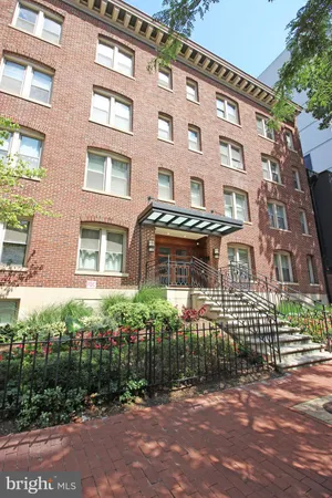 $1,850 | 1121 24th Street Northwest, Unit 202, Washington, DC 20037