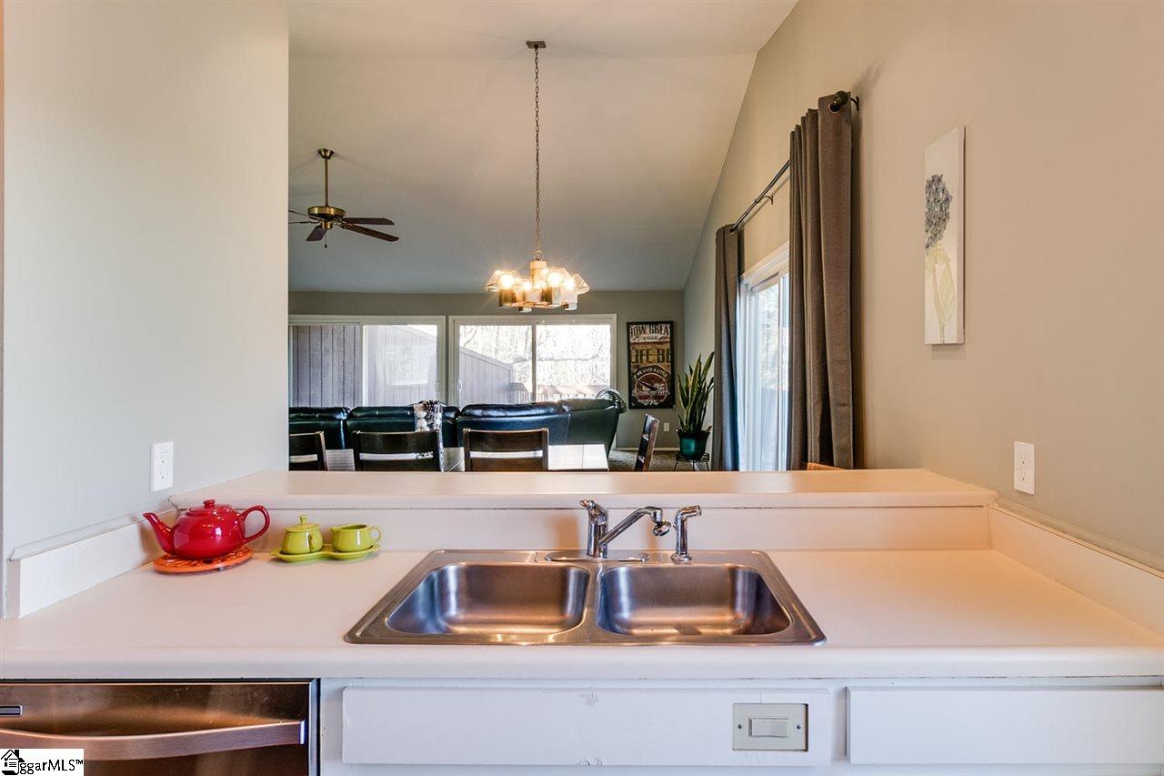 20 Altamont Forest Road Greenville, SC 29609 - Photo 13 of 31