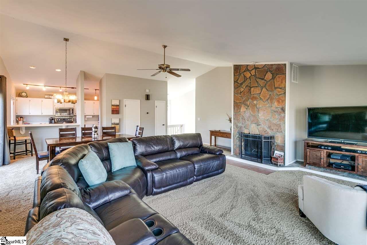 20 Altamont Forest Road Greenville, SC 29609 - Photo 5 of 31