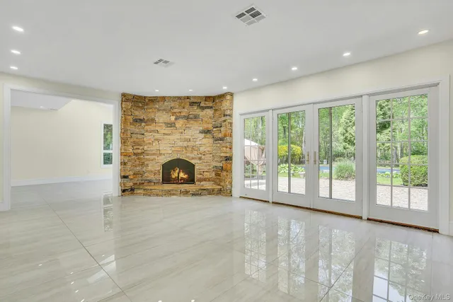 $1,649,000 | 7 McCulloch Drive, Dix Hills, NY 11746