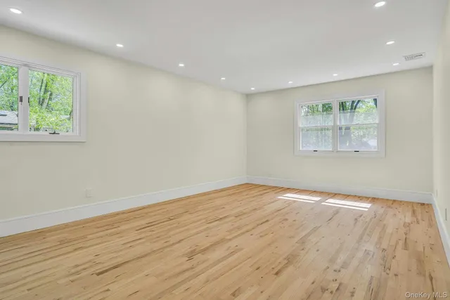 $1,649,000 | 7 McCulloch Drive, Dix Hills, NY 11746