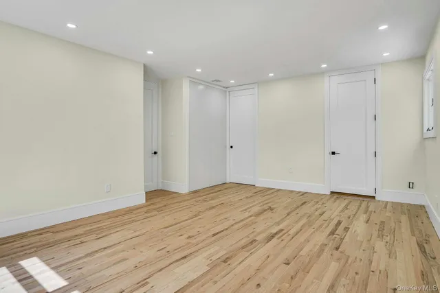 $1,649,000 | 7 McCulloch Drive, Dix Hills, NY 11746