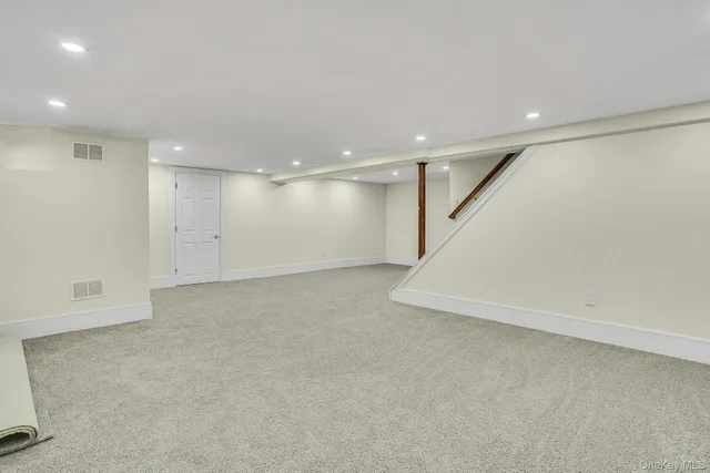 $1,649,000 | 7 McCulloch Drive, Dix Hills, NY 11746