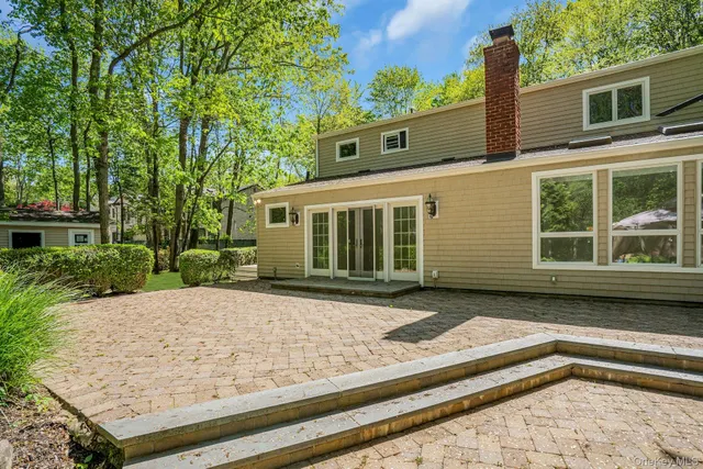 $1,649,000 | 7 McCulloch Drive, Dix Hills, NY 11746