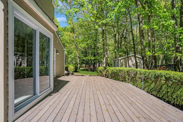 $1,649,000 | 7 McCulloch Drive, Dix Hills, NY 11746