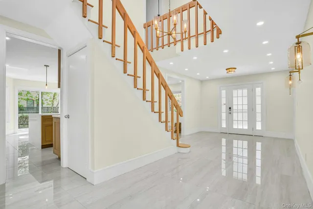 $1,649,000 | 7 McCulloch Drive, Dix Hills, NY 11746