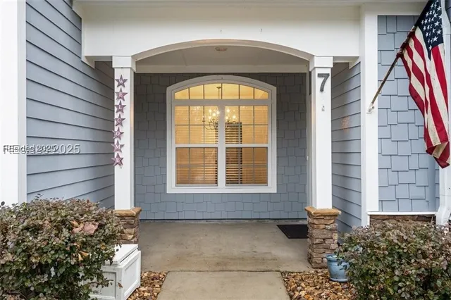 $695,000 | 7 Morning Mist Place, Bluffton, SC 29910