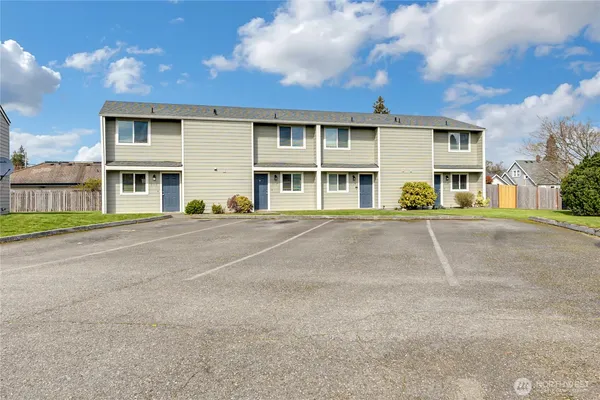 $1,100,000 | 2707 Initial Place, Enumclaw, WA 98022