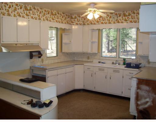 2107 Dime Road Vandergrift, PA 15690 - Photo 6 of 10 Kitchen.