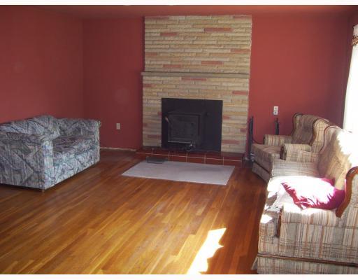 2107 Dime Road Vandergrift, PA 15690 - Photo 8 of 10 Living Room.