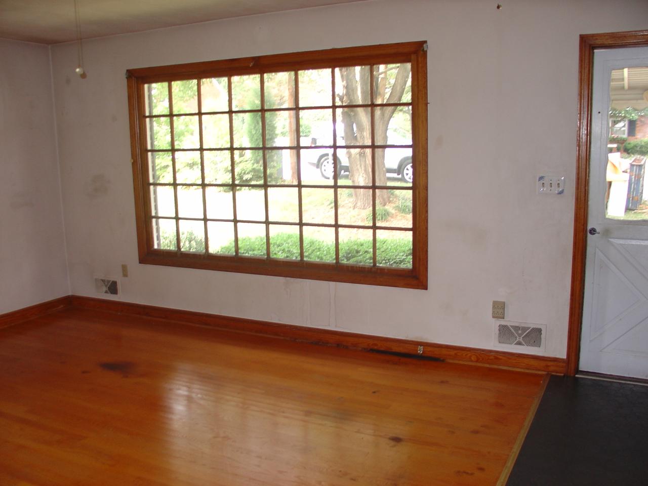 1750 Glendon Road Salem, VA 24153 - Photo 4 of 6 Another View Of The Living Room