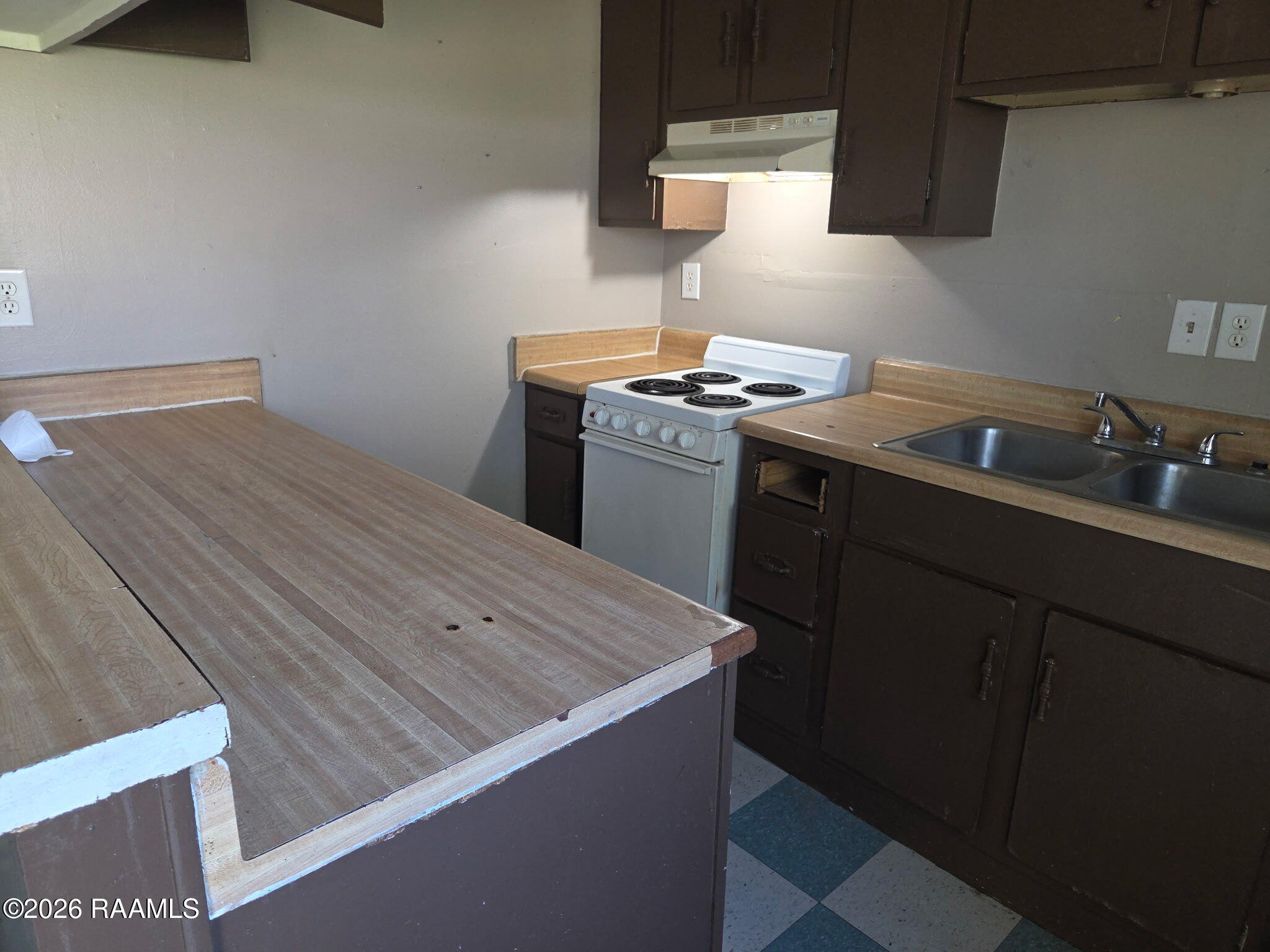 118 Marigny Circle, Unit B Duson, LA 70529 - Photo 7 of 9 Kitchen 2