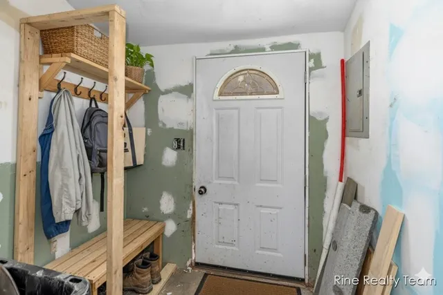 $189,900 | 1510 West Stewart Street, Owosso, MI 48867