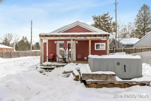 $184,900 | 1510 West Stewart Street, Owosso, MI 48867