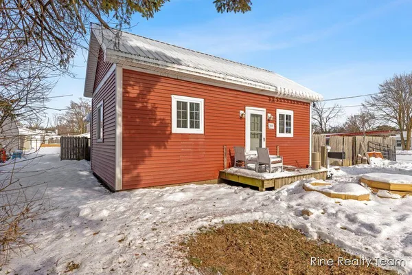 $184,900 | 1510 West Stewart Street, Owosso, MI 48867