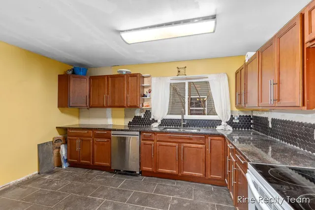 $189,900 | 1510 West Stewart Street, Owosso, MI 48867