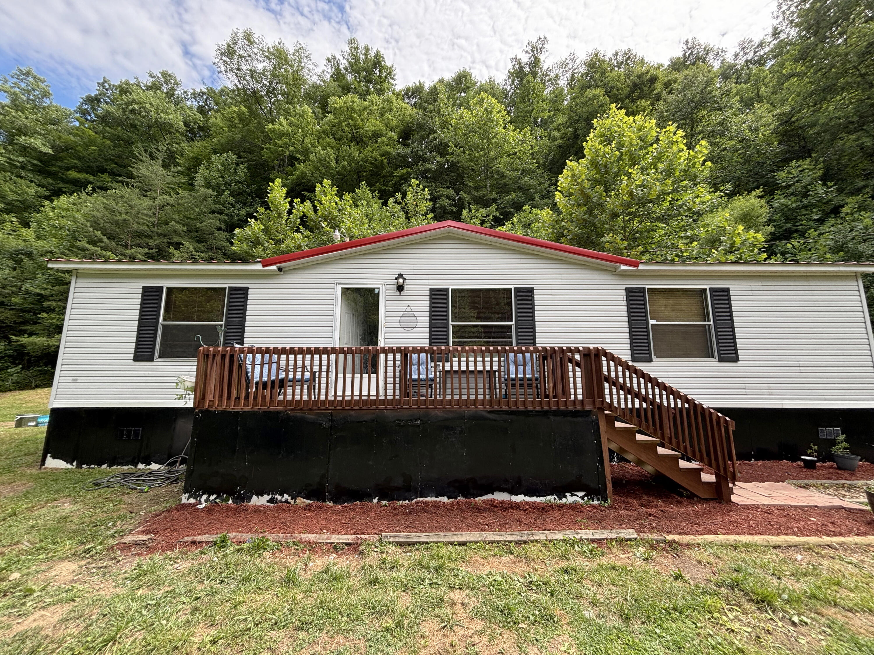 663 Sol Hollow Road Manchester, KY 40962 - Photo 1 of 17 IMG_2565 -f