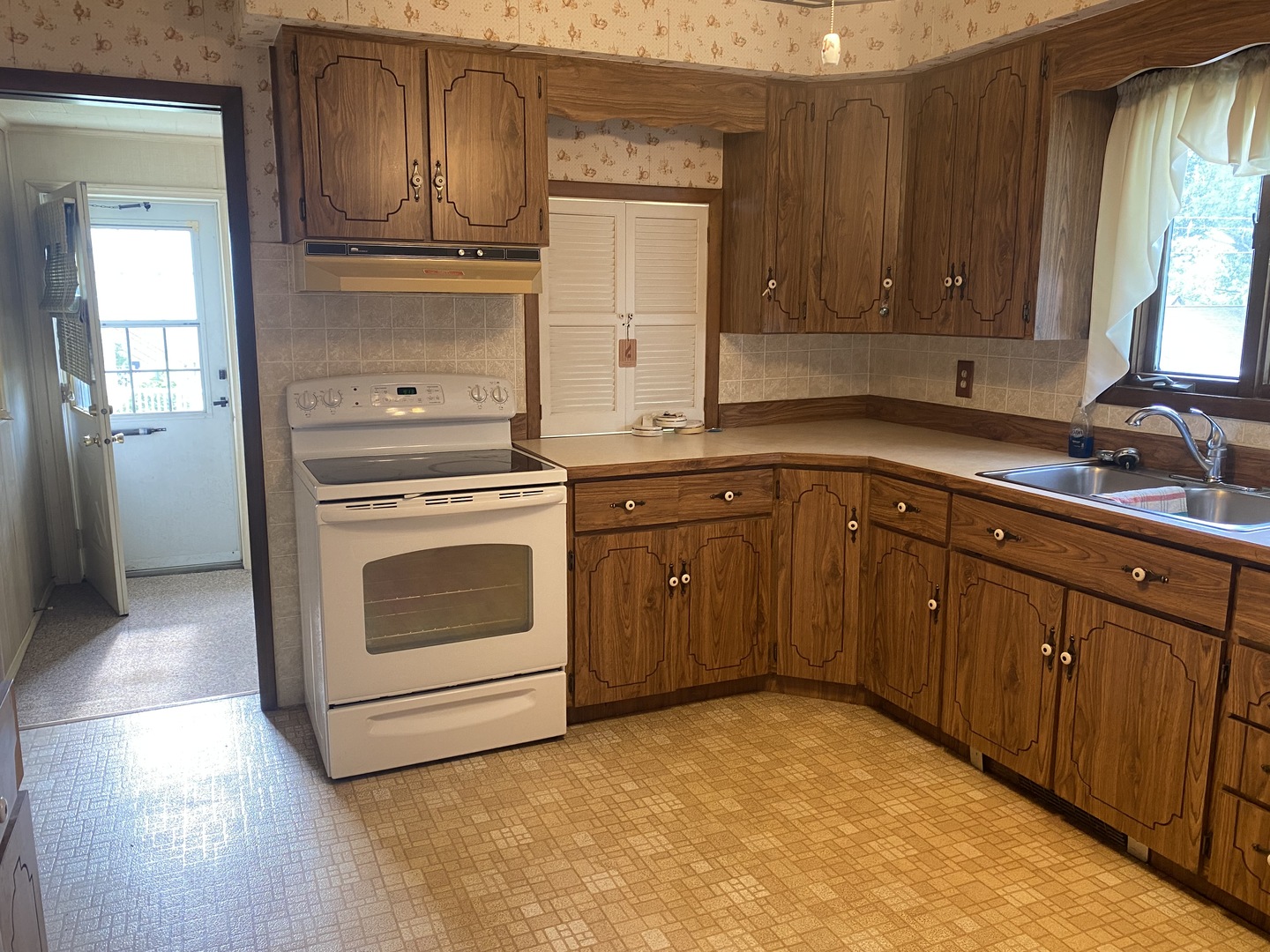 325 West Minnesota Street Spring Valley, IL 61362 - Photo 9 of 13