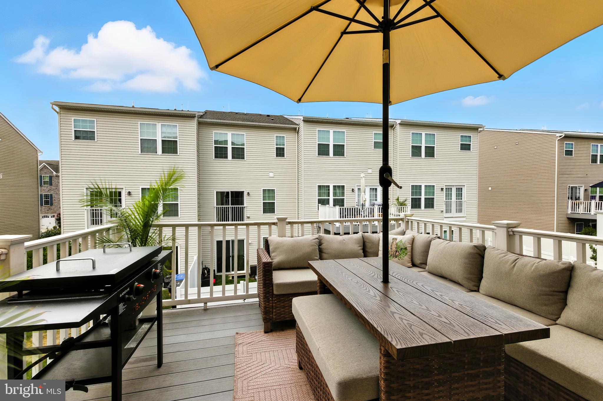 1036 Noble Place Sewell, NJ 08080 - Photo 2 of 23 Deck