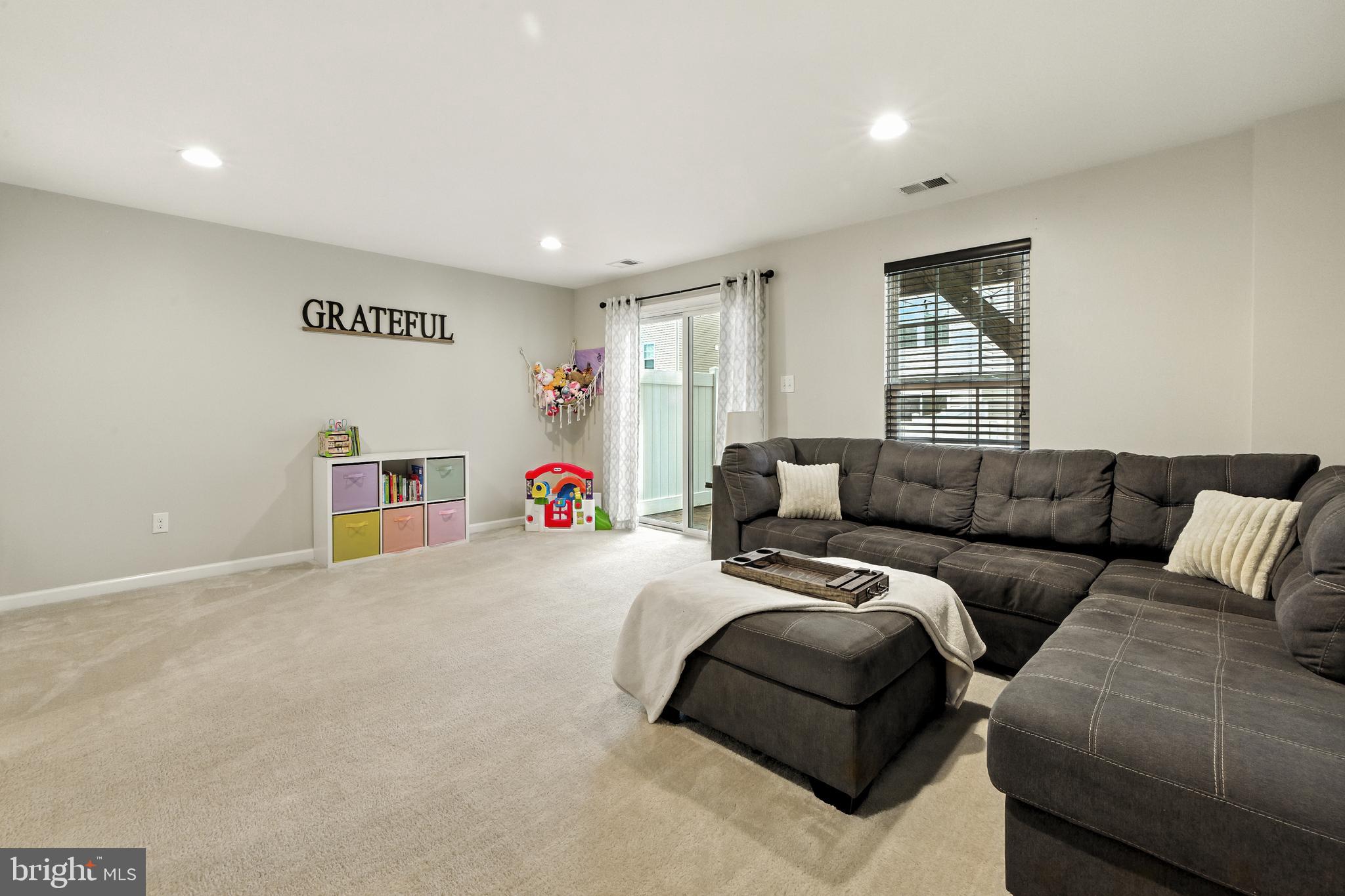 1036 Noble Place Sewell, NJ 08080 - Photo 4 of 23