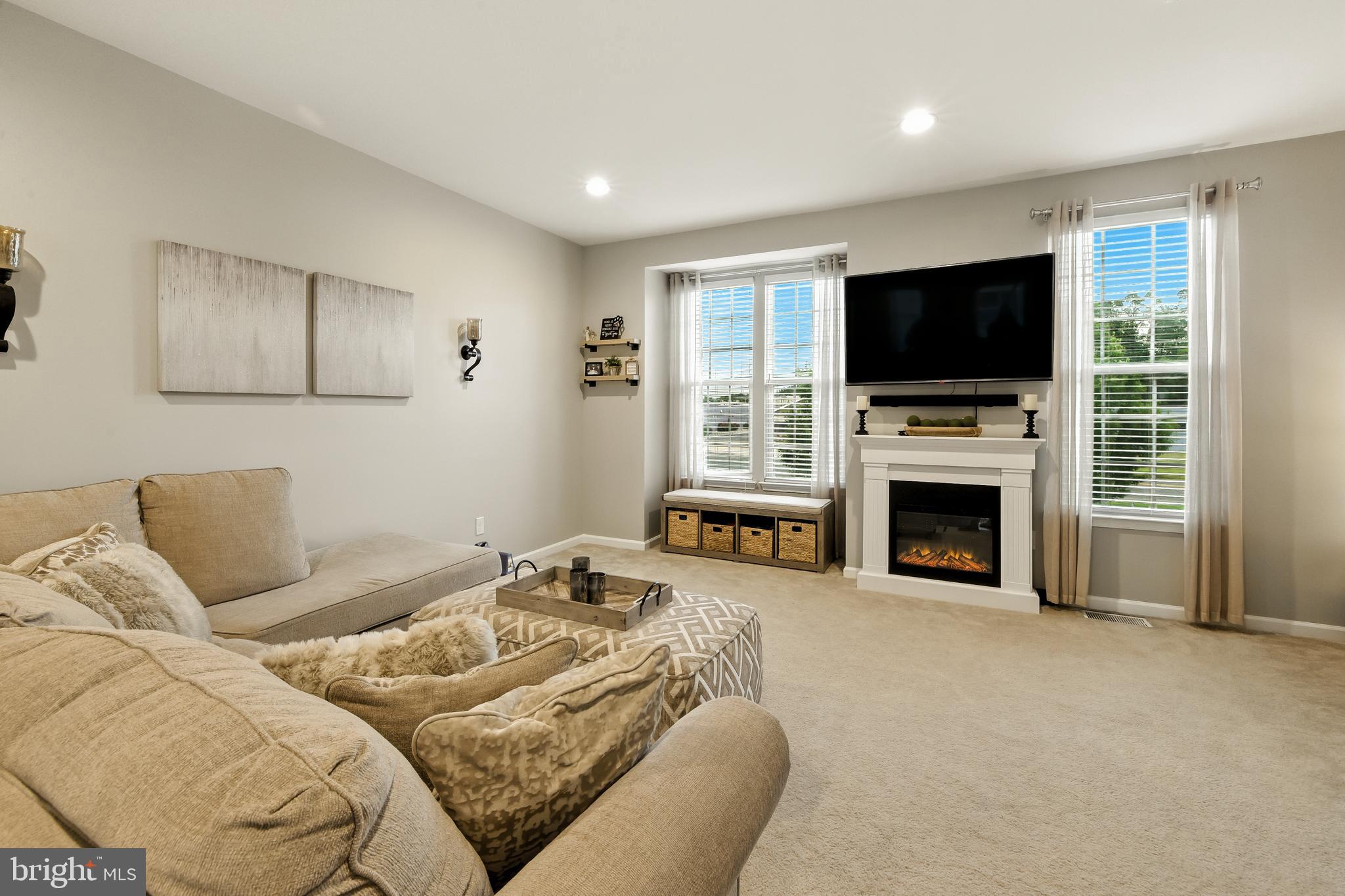 1036 Noble Place Sewell, NJ 08080 - Photo 5 of 23