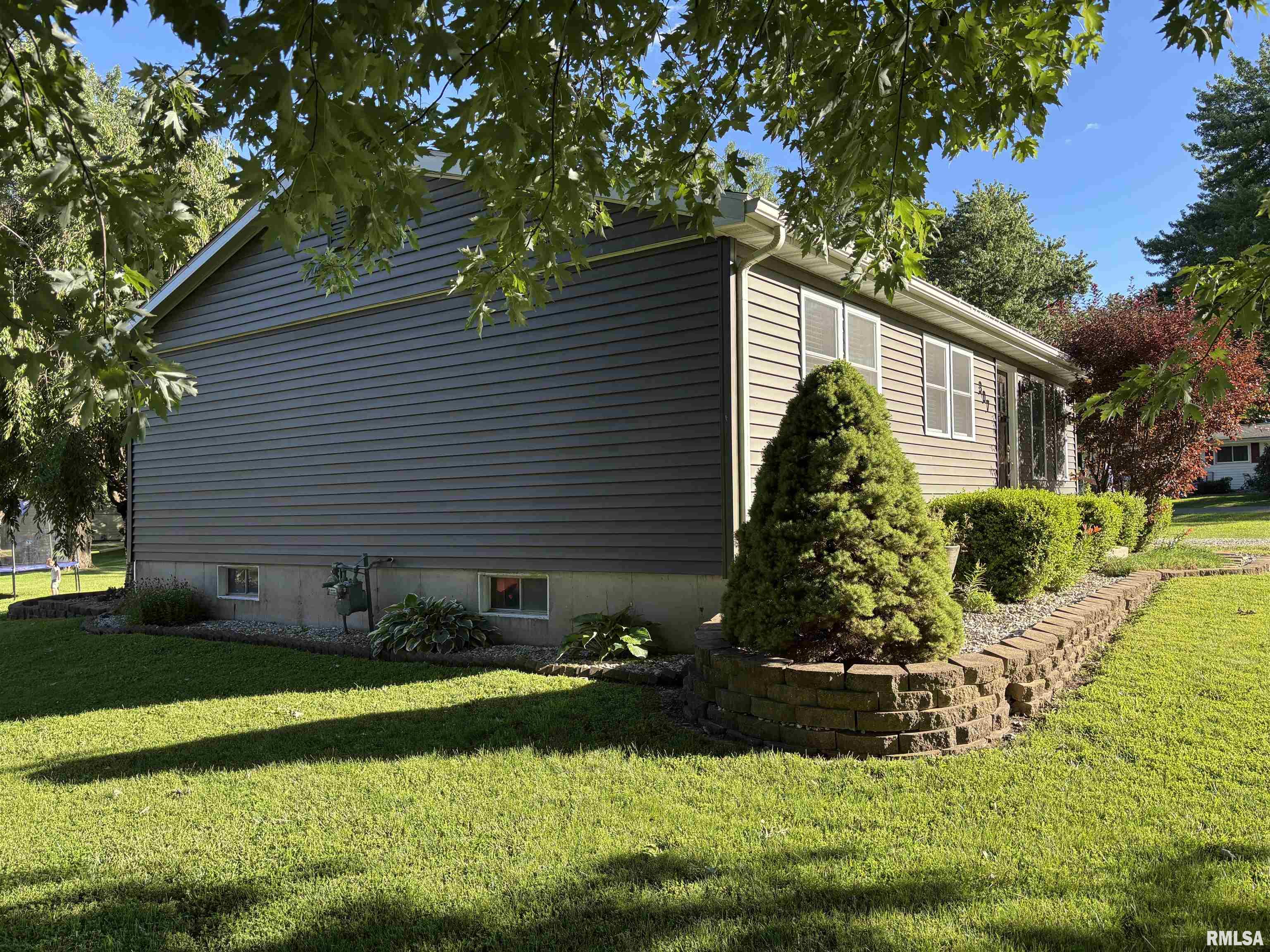 307 Bittersweet Street Payson, IL 62360 - Photo 27 of 30