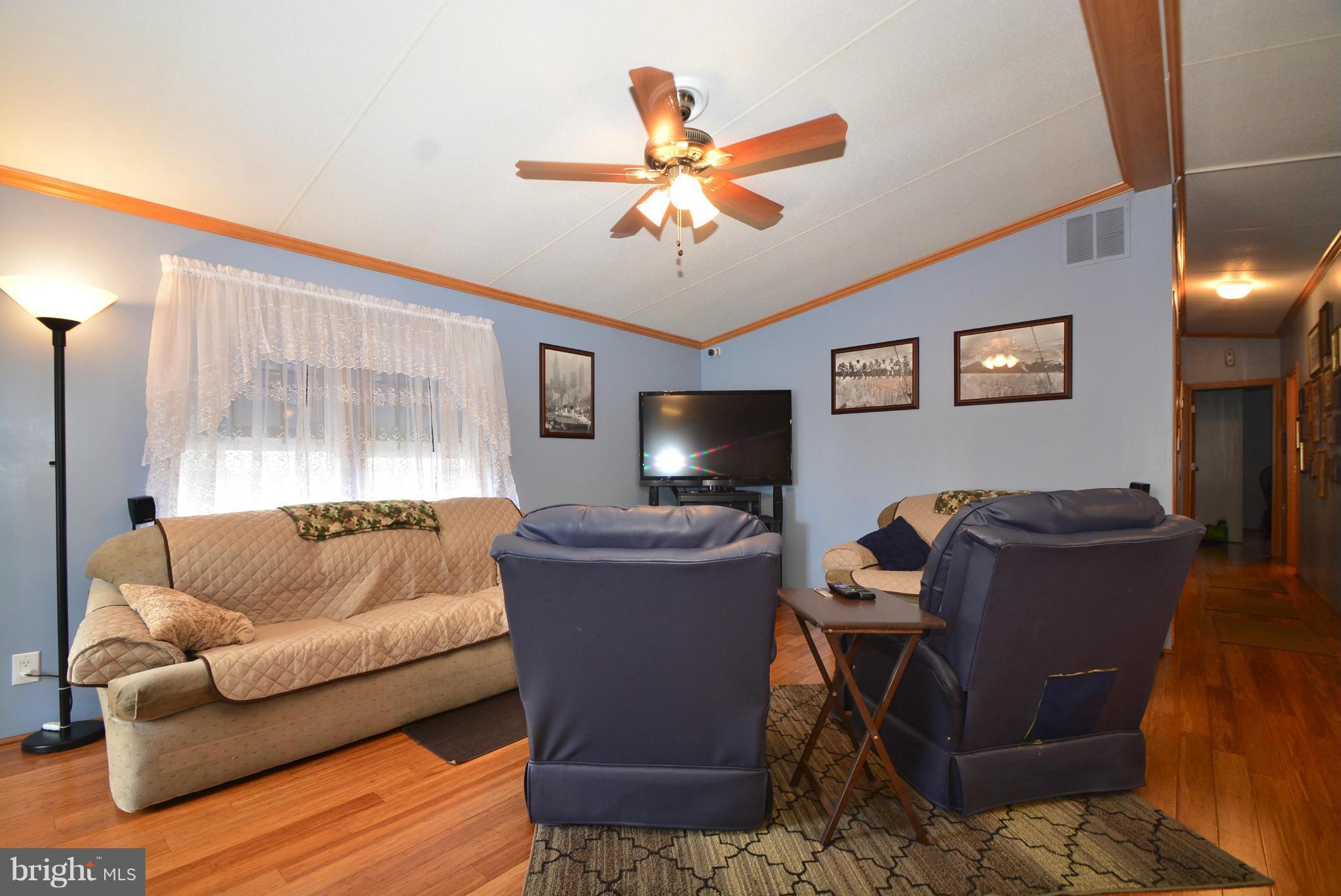 3510 Wagon Train Road Baltimore, MD 21220 - Photo 3 of 30 Living Room