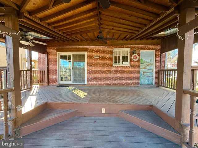 a view of entrance door of the house