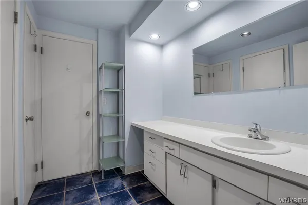 $274,000 | 32 Bernhardt Drive, Unit 5, Amherst, NY 14226