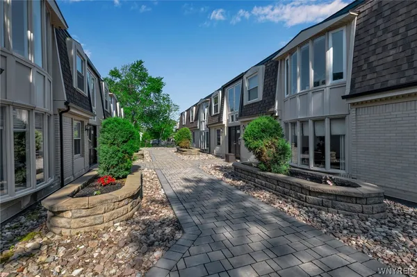 $274,000 | 32 Bernhardt Drive, Unit 5, Amherst, NY 14226