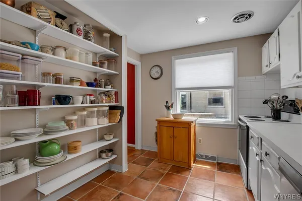 $274,000 | 32 Bernhardt Drive, Unit 5, Amherst, NY 14226