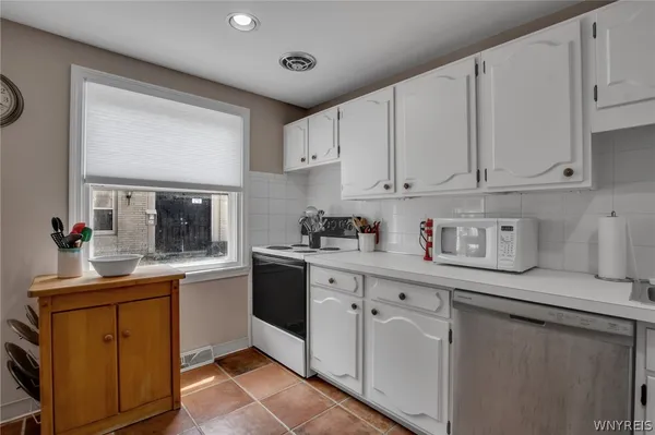 $274,000 | 32 Bernhardt Drive, Unit 5, Amherst, NY 14226