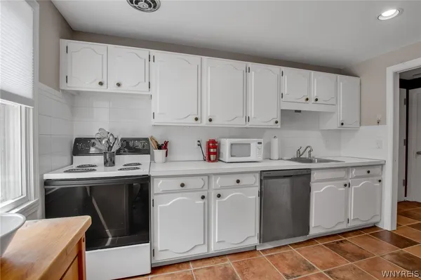 $274,000 | 32 Bernhardt Drive, Unit 5, Amherst, NY 14226