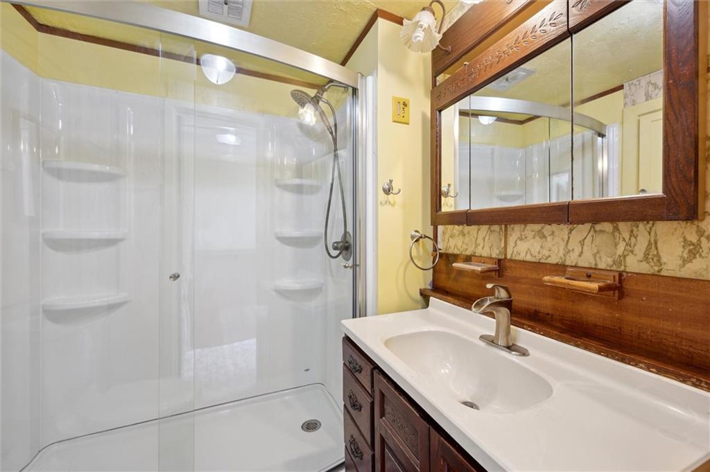 19 Zediker Station Road Washington, PA 15301 - Photo 18 of 25