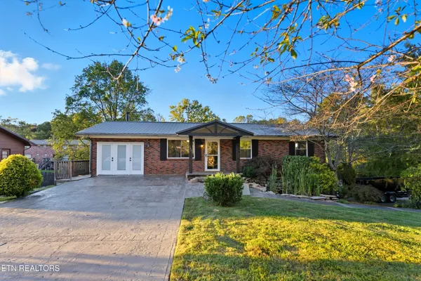 $439,900 | 2833 Ithaca Drive Northeast, Knoxville, TN 37918