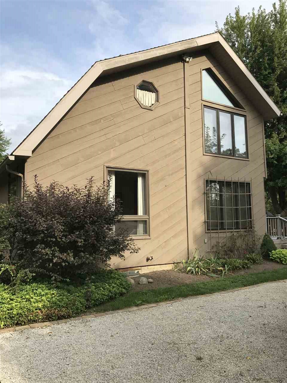 8771 East Black Point Road Syracuse, IN 46567 - Photo 2 of 32 Gallery Image 2