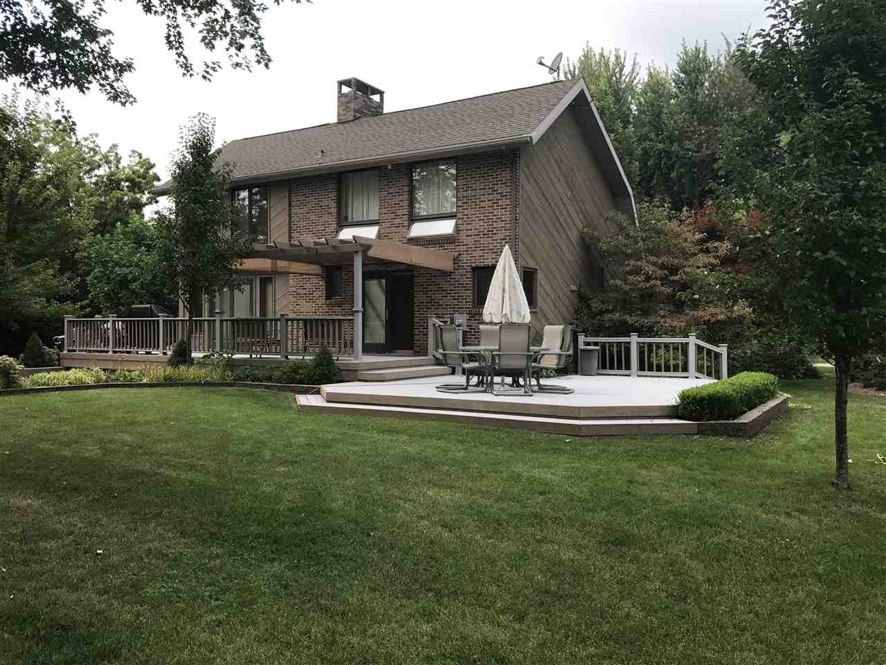 8771 East Black Point Road Syracuse, IN 46567 - Photo 3 of 32 Gallery Image 3