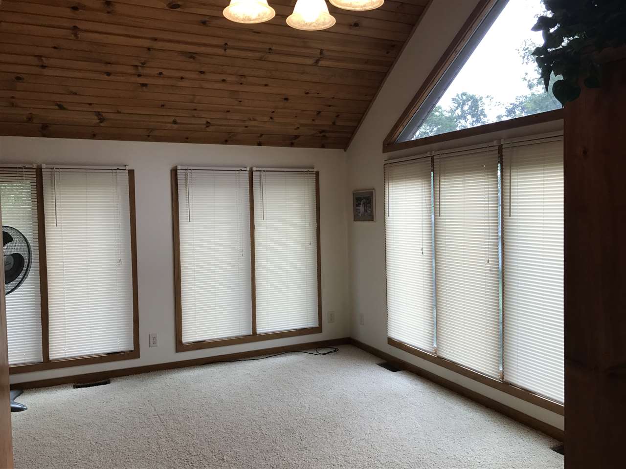 8771 East Black Point Road Syracuse, IN 46567 - Photo 21 of 32 Gallery Image 21