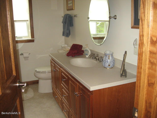 310 Dalton Division Road Pittsfield, MA 01201 - Photo 25 of 39 2nd Floor Bath