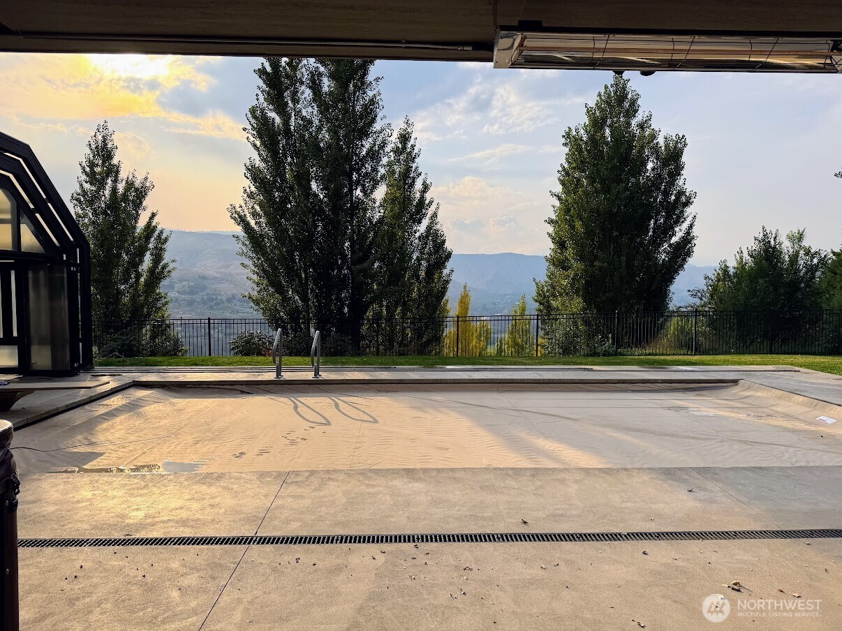 1400 Westpoint Place Wenatchee, WA 98801 - Photo 12 of 36 a view of a house with a yard