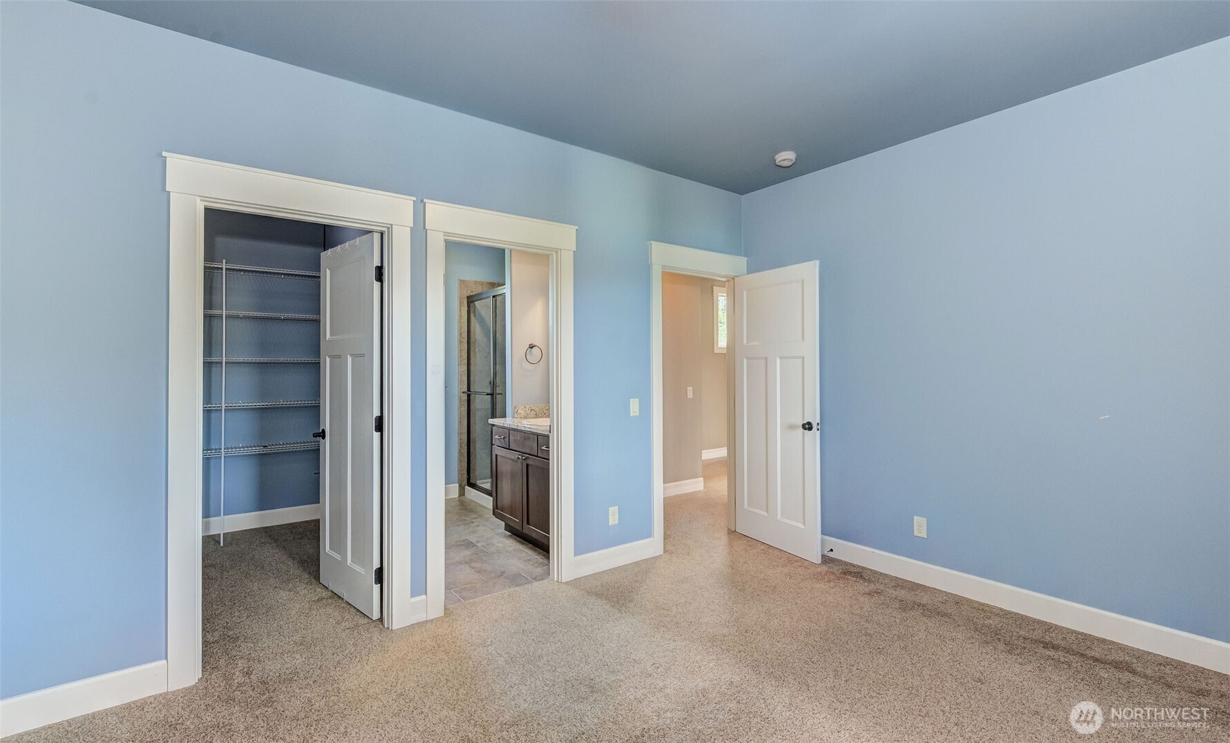 1400 Westpoint Place Wenatchee, WA 98801 - Photo 30 of 36 a view of room with walk in closet