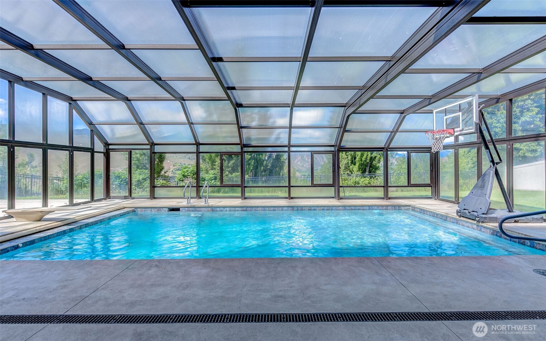 1400 Westpoint Place Wenatchee, WA 98801 - Photo 8 of 36 a view of a indoor swimming pool