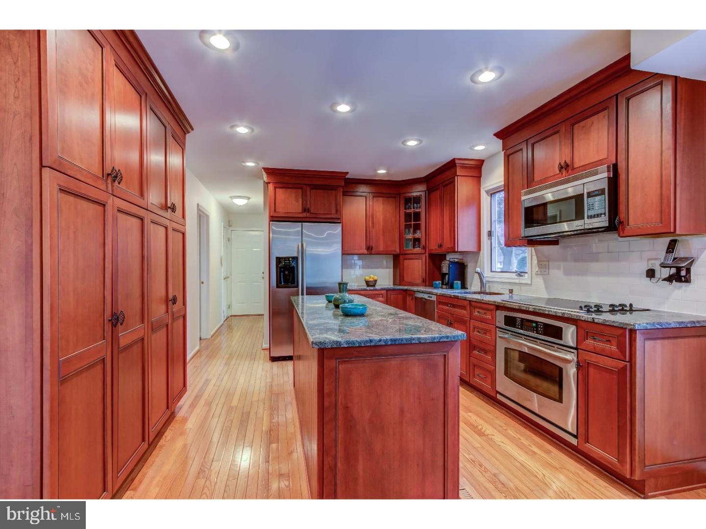 95 Roberts Road Newtown Square, PA 19073 - Photo 5 of 25