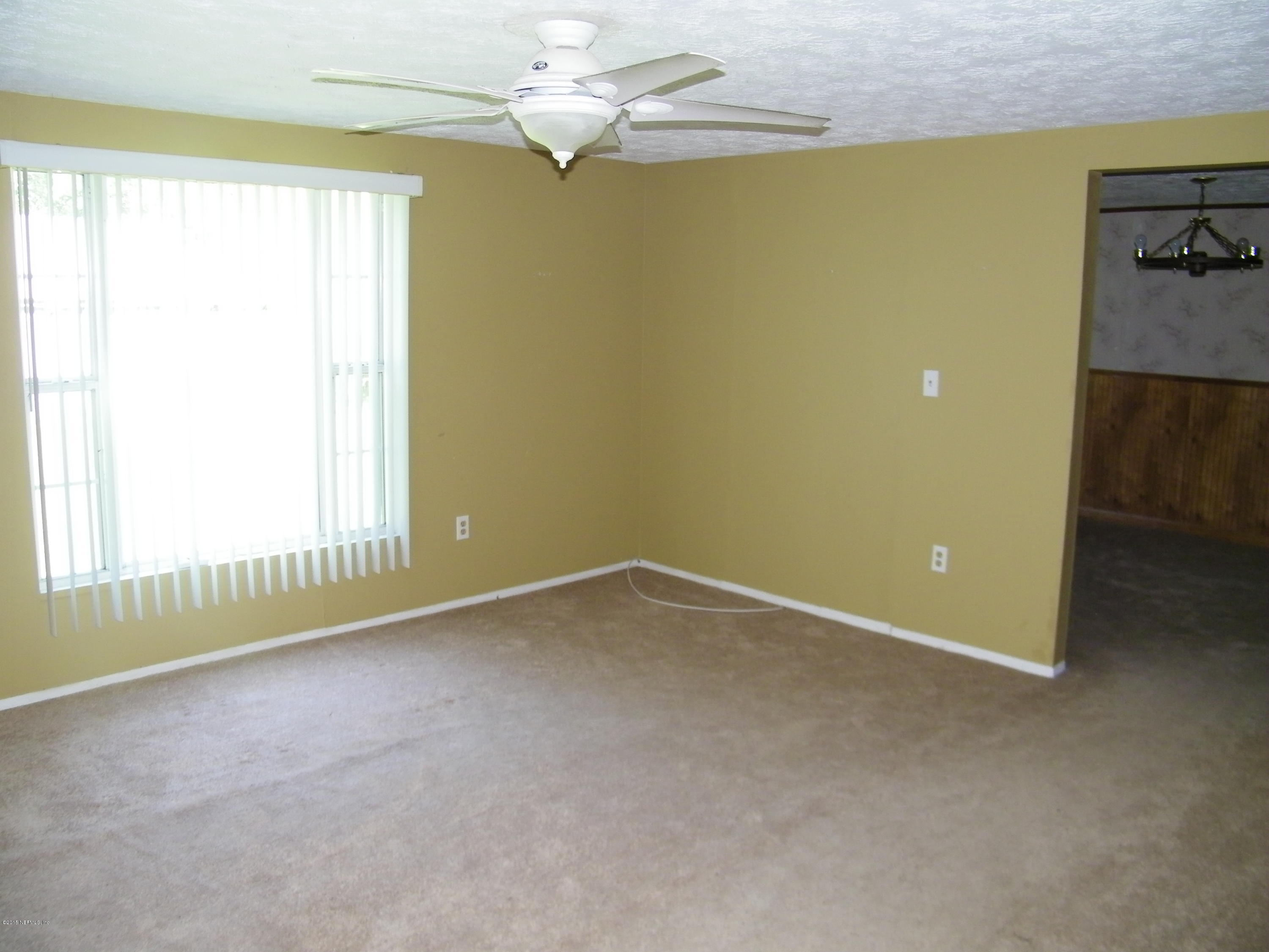 5888 Retha Road Jacksonville, FL 32254 - Photo 4 of 12 100_4028