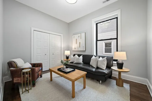 $1,599,000 | 1252 West Carmen Avenue, Chicago, IL 60640