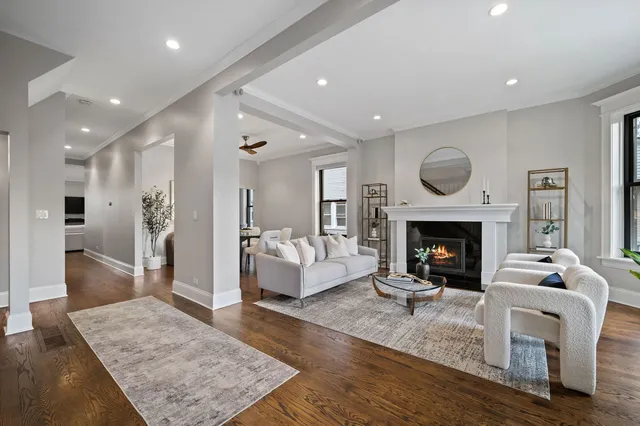 $1,599,000 | 1252 West Carmen Avenue, Chicago, IL 60640