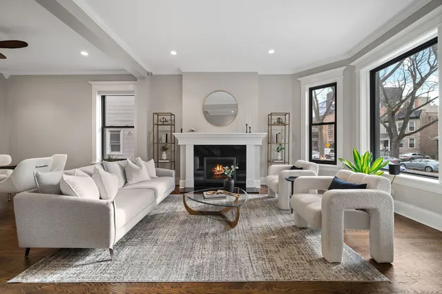 $1,599,000 | 1252 West Carmen Avenue, Chicago, IL 60640