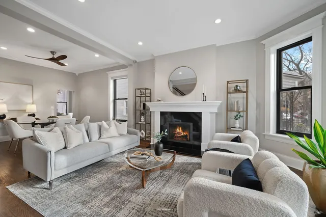 $1,599,000 | 1252 West Carmen Avenue, Chicago, IL 60640