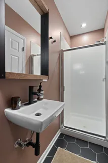 $725,000 | 1322 West Belmont Avenue, Unit 1W, Chicago, IL 60657