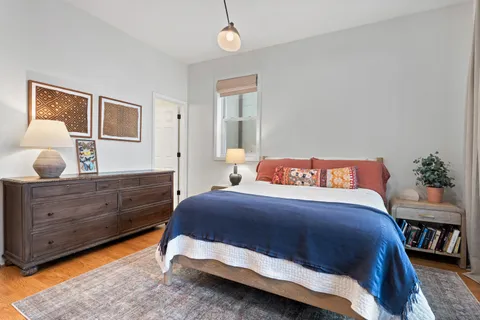 $725,000 | 1322 West Belmont Avenue, Unit 1W, Chicago, IL 60657
